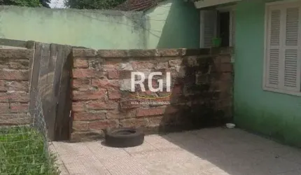 Casa para Venda - 95m², 3 dormitórios, 3 vagas - Restinga