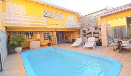 Casa para Venda - 254m², 4 dormitórios, sendo 3 suites, 5 vagas - Espirito Santo