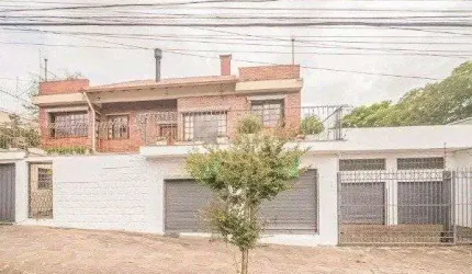 Casa para Venda - 440m², 3 dormitórios, sendo 1 suites, 2 vagas - Santa Tereza