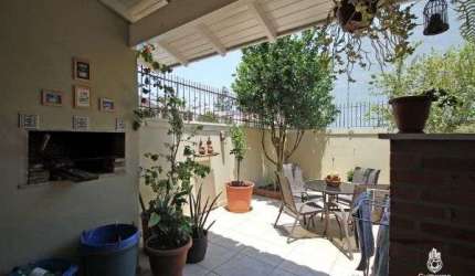 Casa para Venda - 78m², 3 dormitórios, sendo 1 suites, 2 vagas - Guarujá