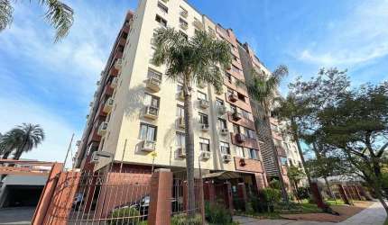 Apartamento de três dormitórios, suíte e 1 vaga de garagem no bairro Menino Deus
