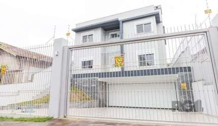 Excelente casa de 254m² com 4 dormitórios sendo 3 suítes.
