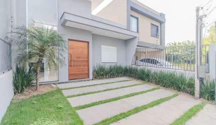 Aluguel de Casa Nova com Suíte, Churrasqueira e Garagem