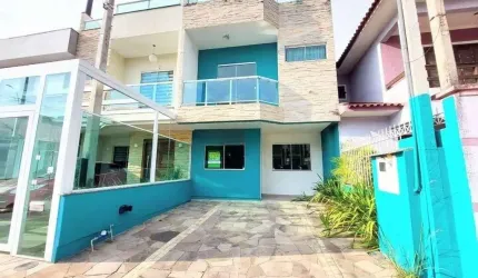 Casa à venda na Hípica, 3 dormitórios, suíte com closet, sótão com churrasqueira e terraço, condomínio fechado com lazer