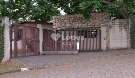 Casa de 272 m², 4 Dormitórios, 3 Suítes, 2 Vagas de Garagem, no Bairro Bonfim, em Campinas - SP.
