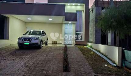 Casa térrea com 3 dorms em construção, Terras da Estância
