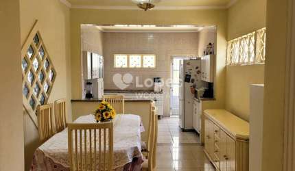 Sobrado com 4 dorms, Jardim Planalto