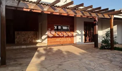 Sobrado com 4 dorms, Parque das Árvores