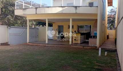 Sobrado com 3 dorms, Campos do Conde I
