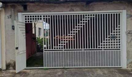 Casa no centro de Poá