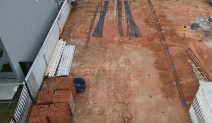 Terreno plano e murado no Florais da Mata
