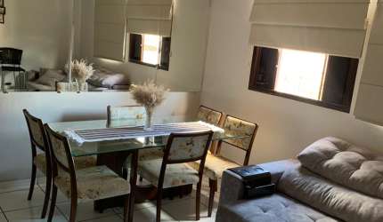 Apartamento sem elevador, bem cuidado com planejados