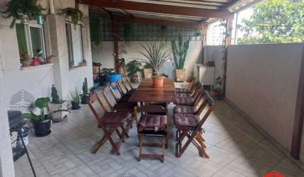 Oportunidade única!! Lindo apartamento com 2 quartos, 2 salas, 2 banheiros, 1 vaga de garagem, gardem ampla área externa , 87,00 m2 de área.