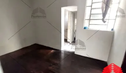 Sobrado de Vila no Brás com 70 Metros, 3 Dormitórios, Sala 2 Ambientes, 1 Banheiro, depósito no Subsolo, 1 Vaga,  Isento de Iptu. Próximo ao Metrô