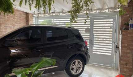 Casa Térrea Parque São Lucas, entrar e morar, 3 dormitórios sendo 1 suíte, sala de estar, ampla cozinha planejada, churrasqueira, 1 vaga , portão auto