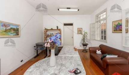 Casa a venda de 317 m² no Cambuci, com 4 dormitórios sendo 1 suíte, 4 banheiros, lavanderia, sala, cozinha, 4 vagas de garagem, área de serviço