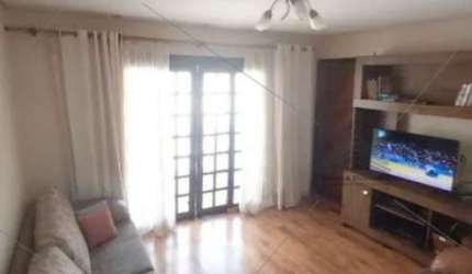 Sobrado a venda de 180 m² na Vila Prudente, 2 dormitórios, 3 banheiros, sala de estar com varanda, cozinha planejada, Área de Serviço com armários