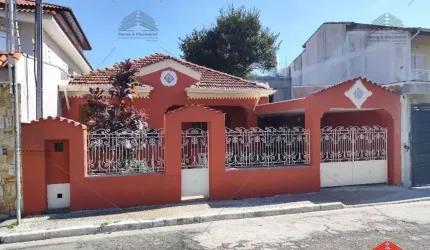 Casa a venda de 300 m² no Alto da Mooca, 3 dormitórios, 2 banheiros, lavanderia, quintal, 2 vagas de garagem, varanda, câmeras de segurança