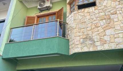 Sobrado 195m2 Vila Camilópolis , 3 suítes, 4 vagas de garagem, área gourmet, 3 salas, lavanderia, total de 5 banheiros,  acabamento de primeira