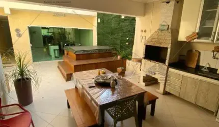 Sobrado a venda de 350 m² no Belenzinho, 4 suítes, 6 banheiros, hidro para 7 pessoas com aquecimento, varanda, churrasqueira, edícula, 4 vagas