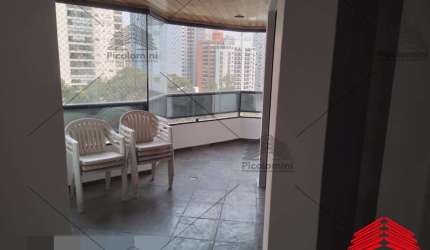 Apartamento 172m2 no Brooklin com Varanda Gourmet, 3 dormitórios sendo 1 suíte, 2 vagas cobertas, sala 2 ambientes, armários, condomínio completo