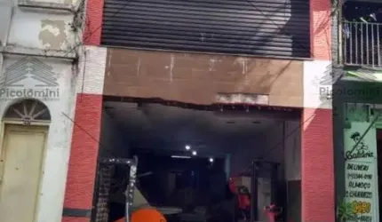 Prédio comercial a venda de 270 m² no Brás,  1º piso, salão, sala e 3 banheiros no 2º piso, além de um ótimo salão livre, 4 banheiros e 1 sala