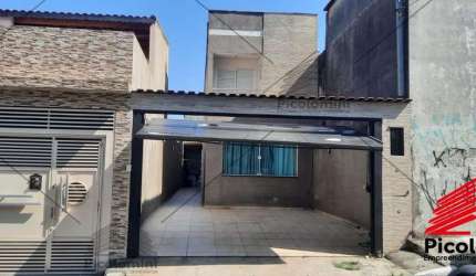 Sobrado com 3 dormitórios e 1 suíte,   3 banheiros, casa construída em 2016 toda fiação e parte hidráulica nova, sala e cozinha grande , área gourmet.