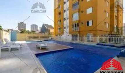 Apartamento à venda em São Caetano do Sul próximo Mc Donald's, 2 dormitórios, 2 banheiros, vaga de garagem, varanda, prédio com piscina.