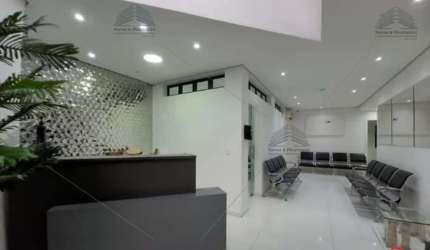 Prédio comercial à venda 842m² - Mooca, 24 salas, recepção,14 banheiros, refeitório, 9 vagas, churrasqueira, porcelanato Portinari, segurança 24 hr.