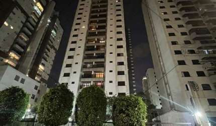 Apartamento de 123m² na Vila Regente Feijó: 03 quartos, 01 suíte, 01 sala, 02 banheiros, 02 vagas. Oportunidade única!