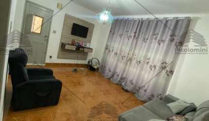 Casa Térrea na jardim quarto centenário com amplo terreno para investimento, 3 dormitórios, próximo ao Parque do Carmo