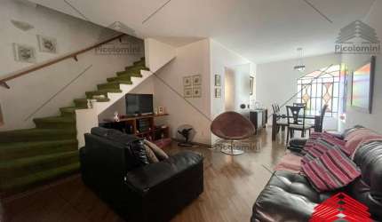 Casa Sobrado a venda no Ipiranga com 169 m² de área construída em rua particular, com 2 quartos, 2 vagas, churrasqueira, entrada lateral, 2 banheiros