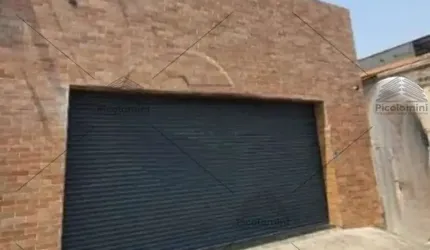 Galpão na Mooca, Reformado 240 m², sendo 8 metros de frente por 30 de fundos, pé direito 6 metros, 2 banheiros, próximo à Av. Paes de Barros