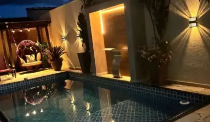 Linda casa com fino acabamento, móveis planejados, piscina e área gourmet