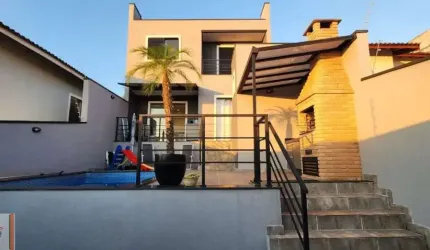 Imóvel totalmente mobiliado! Porteira fechada!! Lindo sobrado com três dormitórios sendo uma suíte!!!