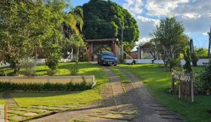 Chácara à venda em Atibaia-SP, Jardim Estância Brasil! 4 quartos, 2 suítes, 2 salas, 4 banheiros, 10 vagas e 130m² de área construída e 2042m²AT.