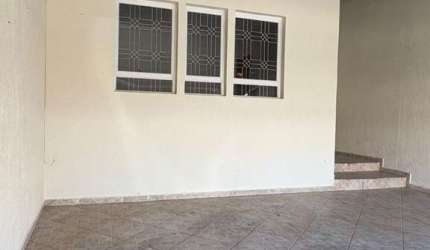 CASA PARA LOCAÇÃO EM ATIBAIA - SP A 3 MINUTOS DO CENTRO