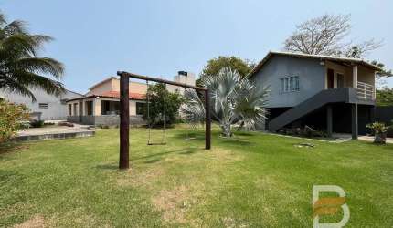 Casa para Venda em Saquarema, Gravatá, 5 dormitórios, 2 suítes, 4 banheiros, 3 vagas