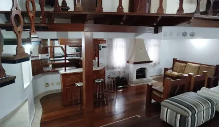 Amplo apartamento duplex para locação!