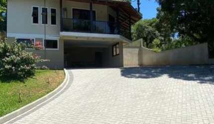 CASA ALTO PADRÃO COM 3 DORMITÓRIOS + SUÍTE PRÓXIMO AO CENTRO DE SÃO BENTO DO SUL-SC