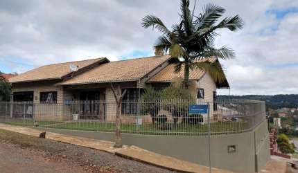 CASA COM 3 DORMITÓRIOS SENDO 1 SUÍTE NO BAIRRO COLONIAL EM SÃO BENTO DO SUL-SC