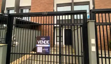 SOBRADO FINAMENTE MOBILIADO COM 3 DORMITÓRIOS SENDO 1 SUÍTE NO IRIRIÚ EM JOINVILLE-SC