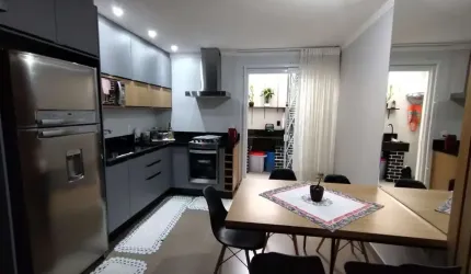SOBRADO MOBILIADO E DECORADO EM ÓTIMA LOCALIZAÇÃO EM BALNEÁRIO PIÇARRAS-SC