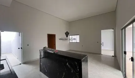 Casa 3/4 sendo duas suítes, 4 vagas de garagem e varanda gourmet.