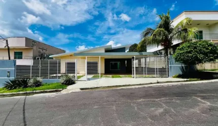 Casa de Alto Padrão em Ponta Negra II – Exclusividade e Conforto Esperam por Você!