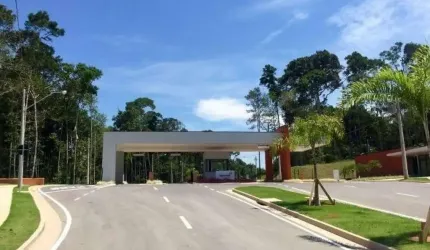 Construa a casa dos seus sonhos nesse lote no Condomínio Alphaville 4