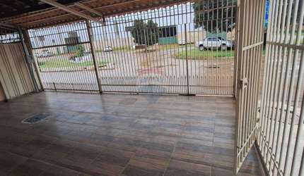 Casa de 3 quartos  de esquina na laje QR 516 Samambaia Sul