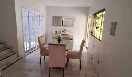 Sobrado 4 quartos  na  QR 406  Samambaia Norte