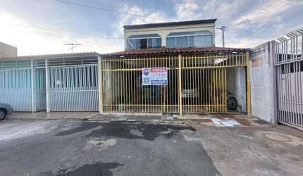 Sobrado à Venda em QR 512 - Conjunto 08