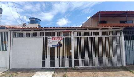 Casa escriturada à venda na QR 431 – Samambaia Norte
